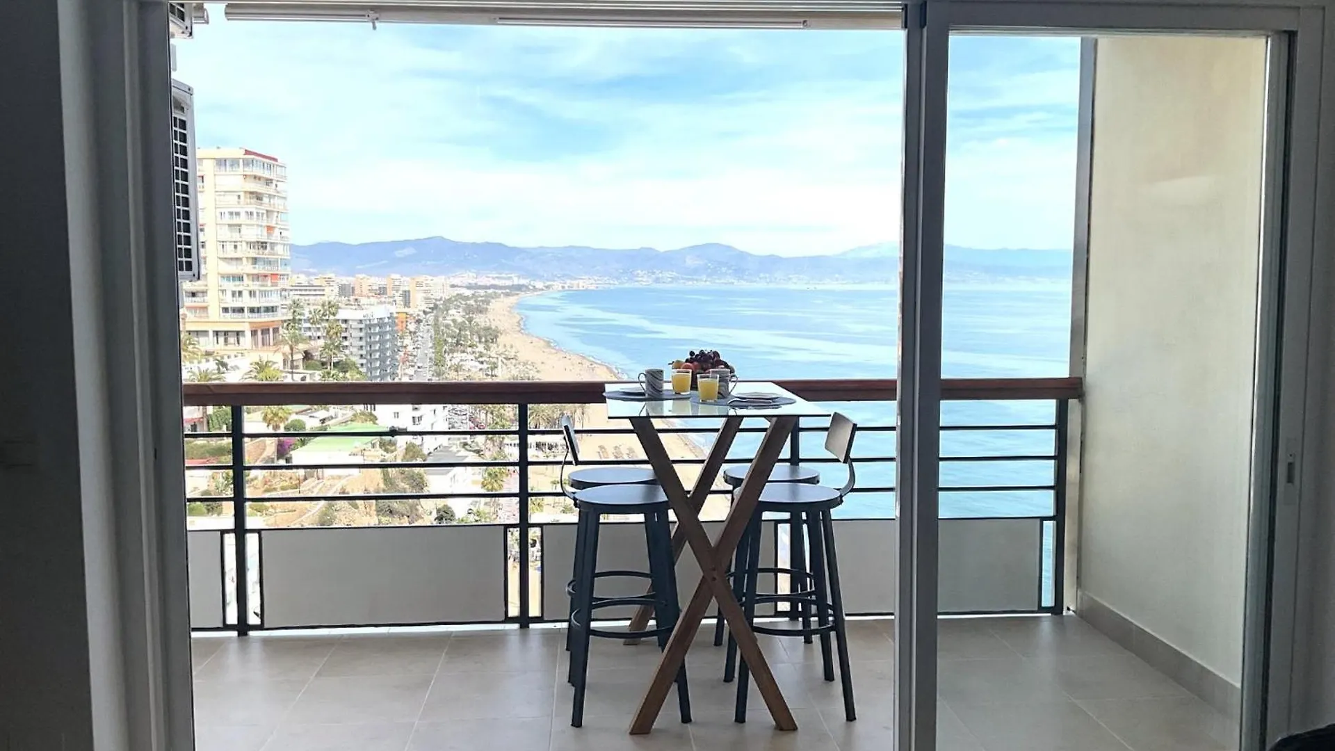 Golden Sunrise - Santa Clara - Vue De Reve Apartment Torremolinos