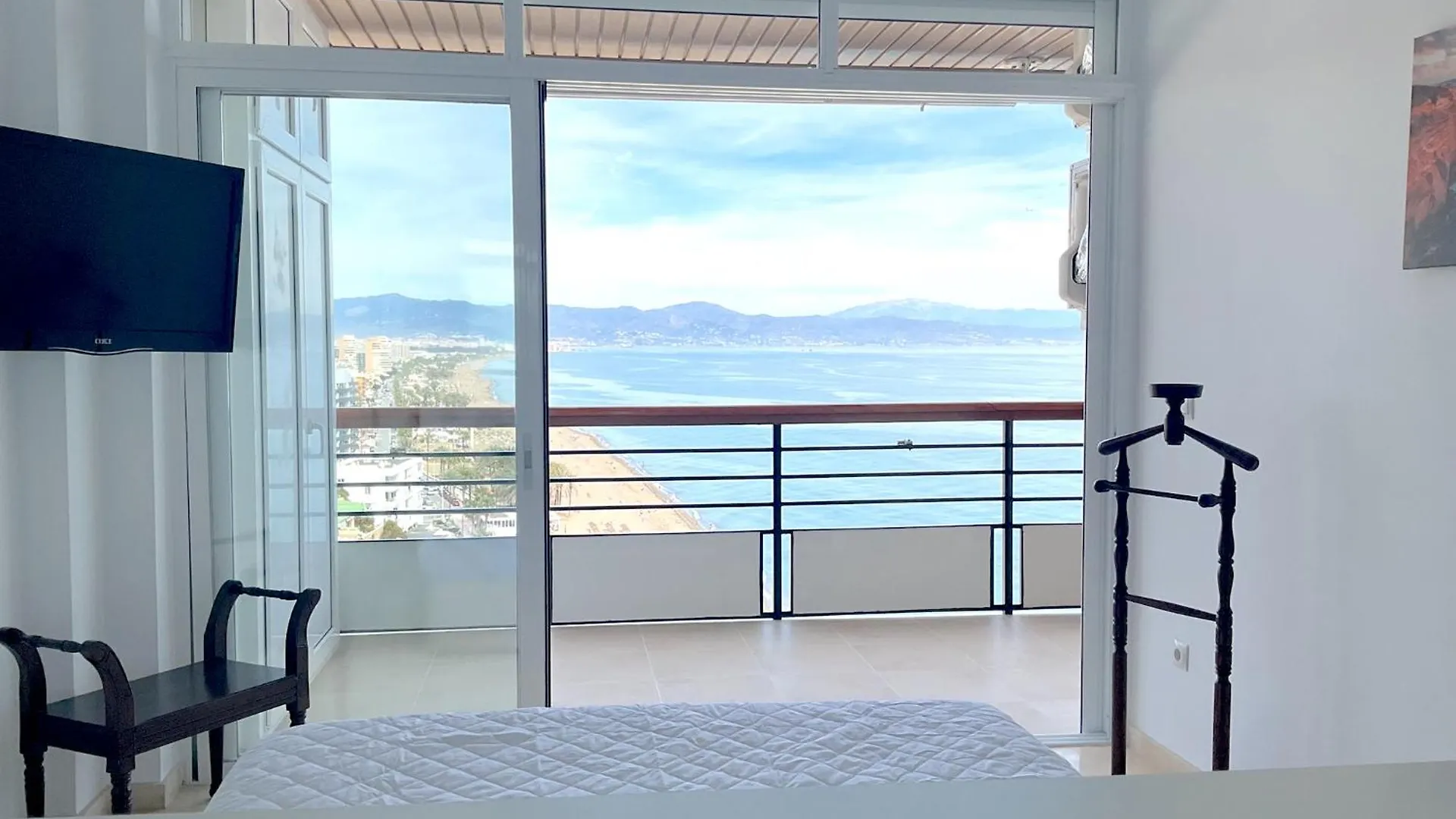 Golden Sunrise - Santa Clara - Vue De Reve Apartment Torremolinos