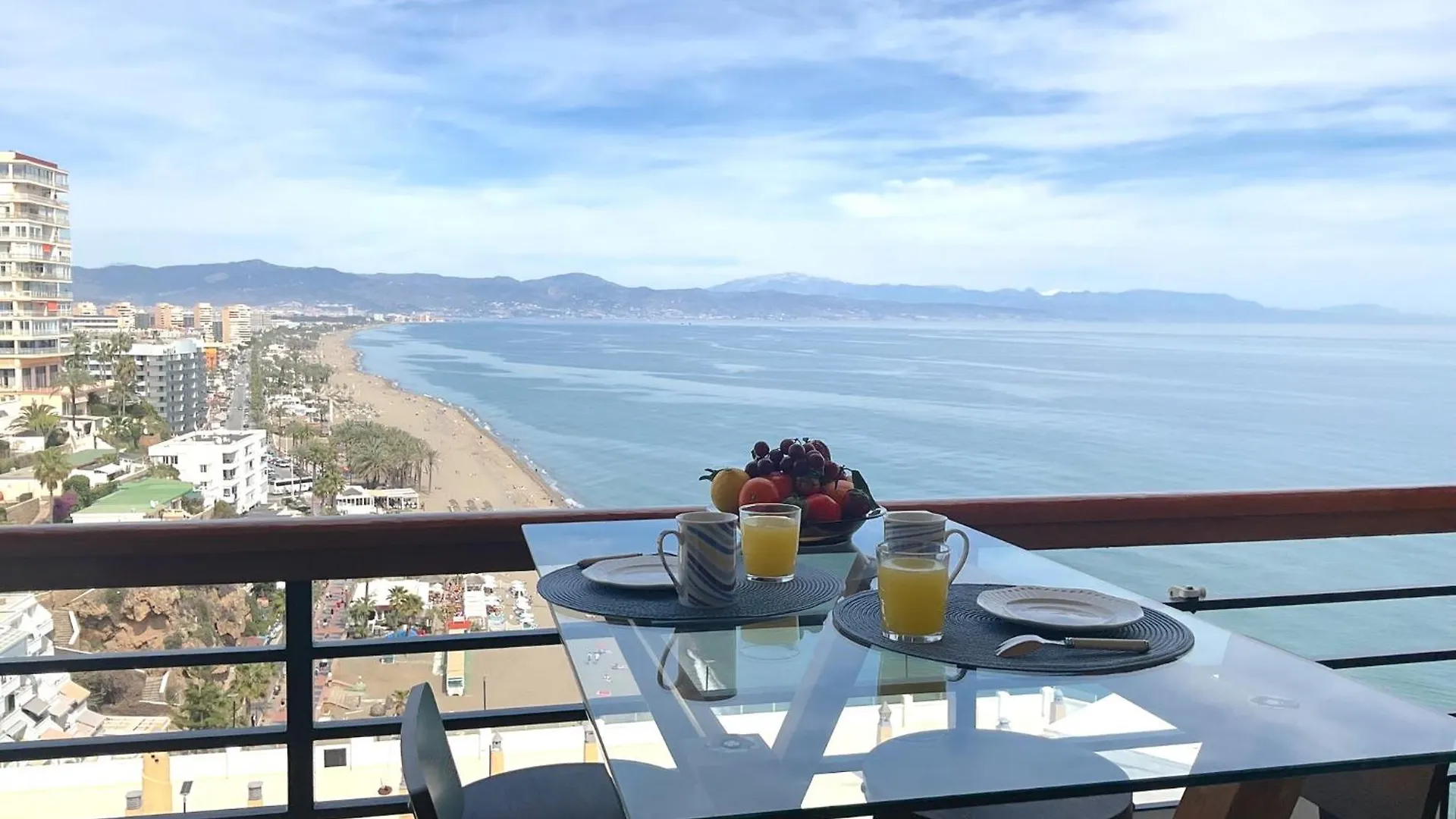 Golden Sunrise - Santa Clara - Vue De Reve Apartment Torremolinos 0*,