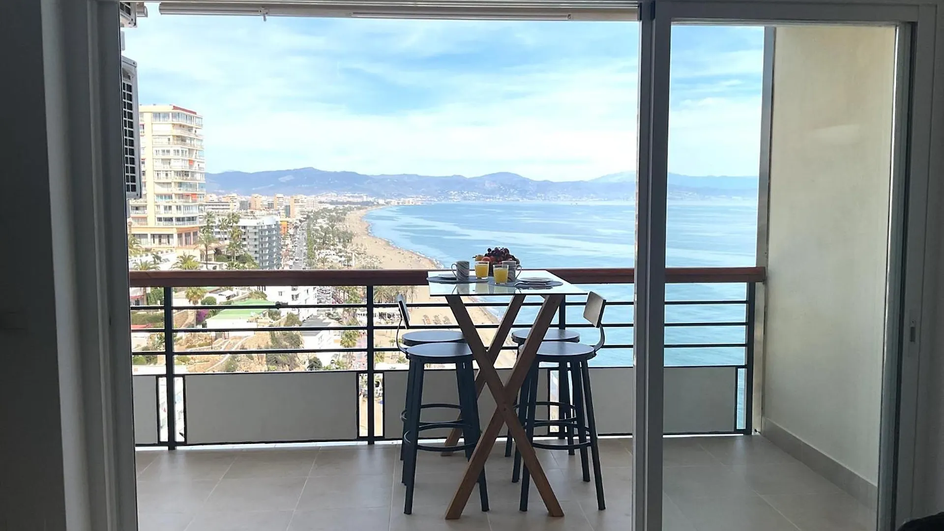 Golden Sunrise - Santa Clara - Vue De Reve Apartment Torremolinos